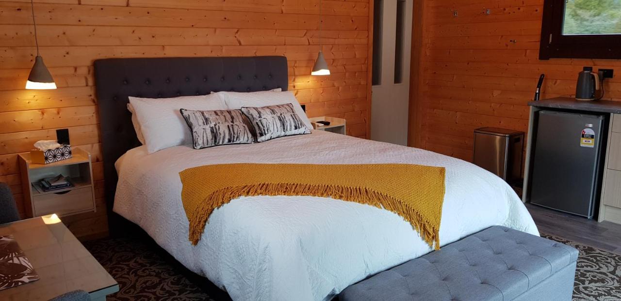 Cosy Cabin In The Paddocks - Breakfast Included Franz Josef Esterno foto