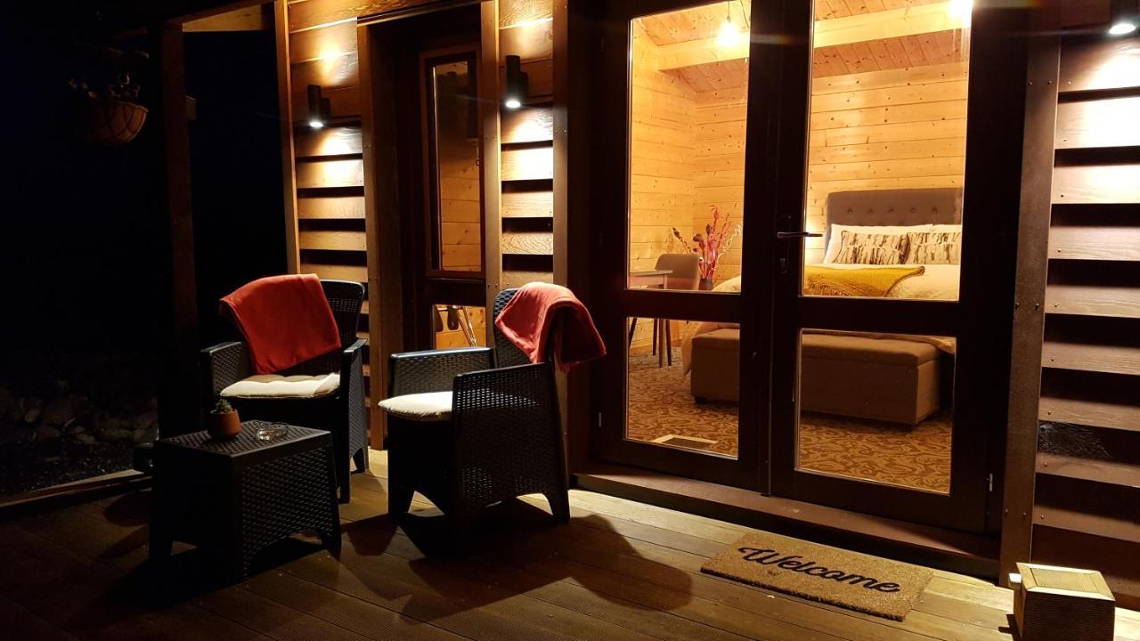Cosy Cabin In The Paddocks - Breakfast Included Franz Josef Esterno foto