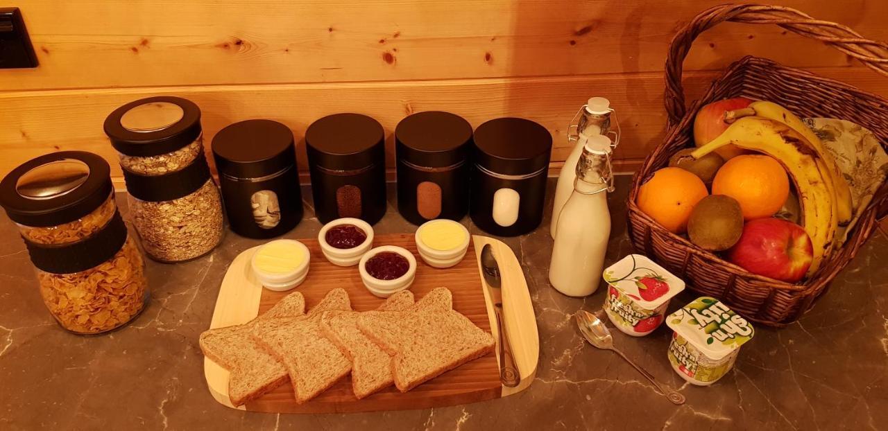 Cosy Cabin In The Paddocks - Breakfast Included Franz Josef Esterno foto